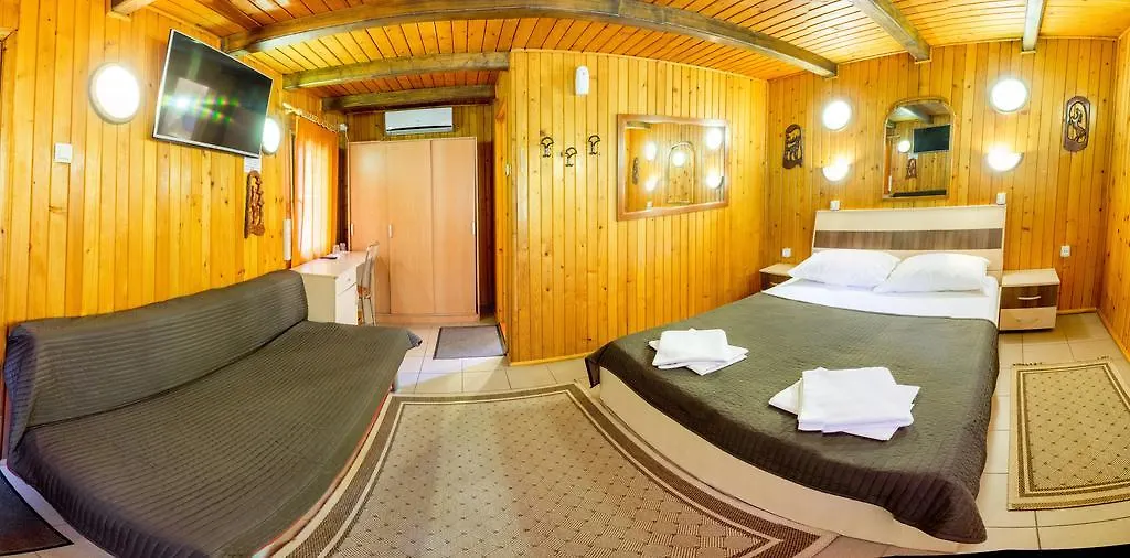*** Guest house Pensiunea Casa Verde Bucuresti Romania